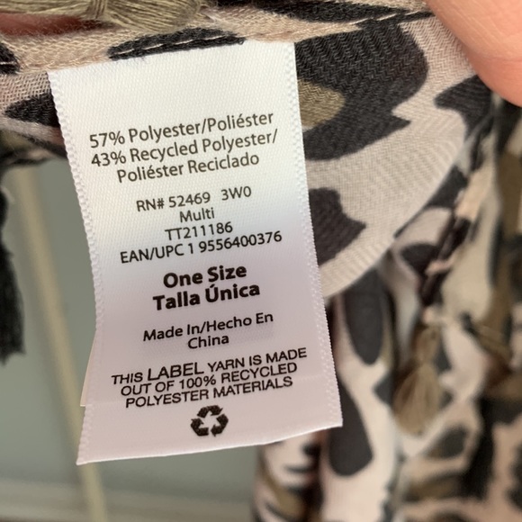 COPY - Time and Tru Leopard print scarf with tassels - Picture 2 of 2